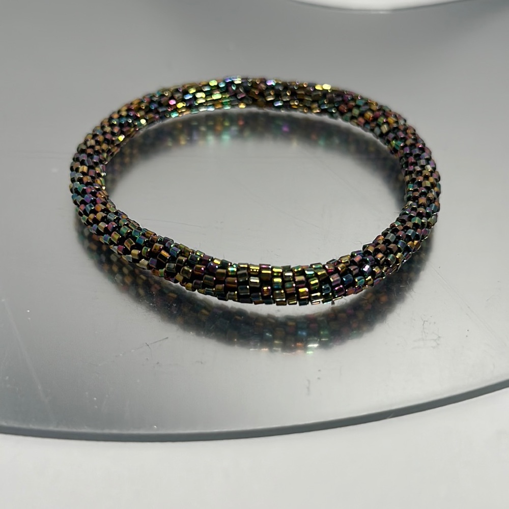 Sashka Elegant Iridescent Bracelet 8" - #390